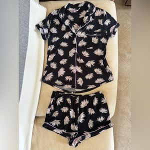 Kate Spade printed pajama set (short sleeves / shorts)